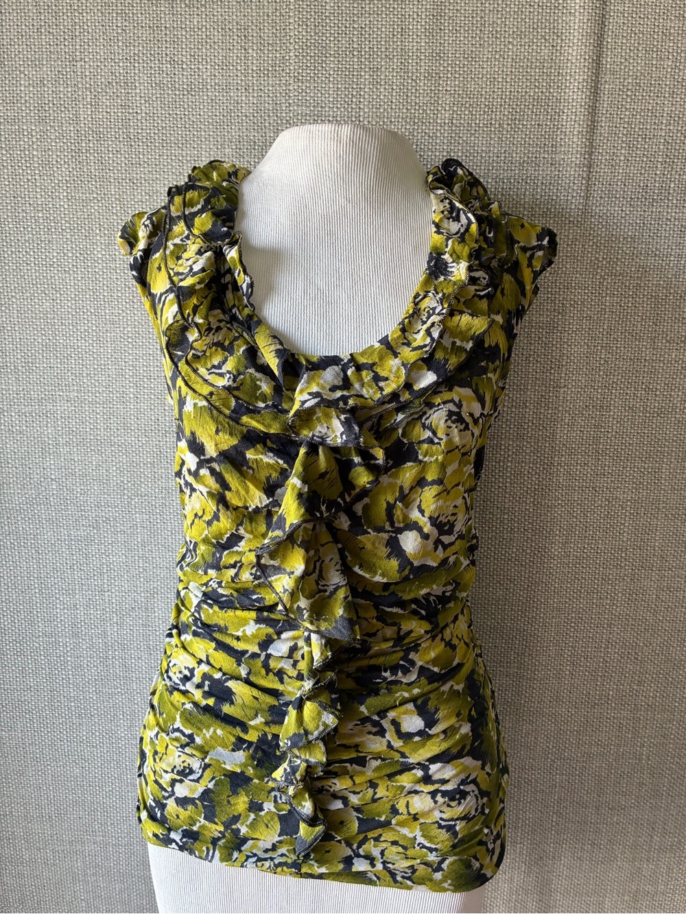 Classiques Entier Olive Floral Ruffle Tank